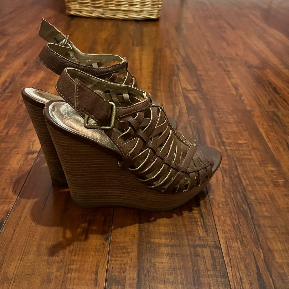 Bakers Rylan vintage tan platform size 8 Y2K